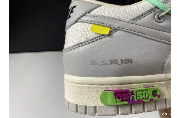 DM1602-114 Nike 4 Lot Low Dunk O-W 0205